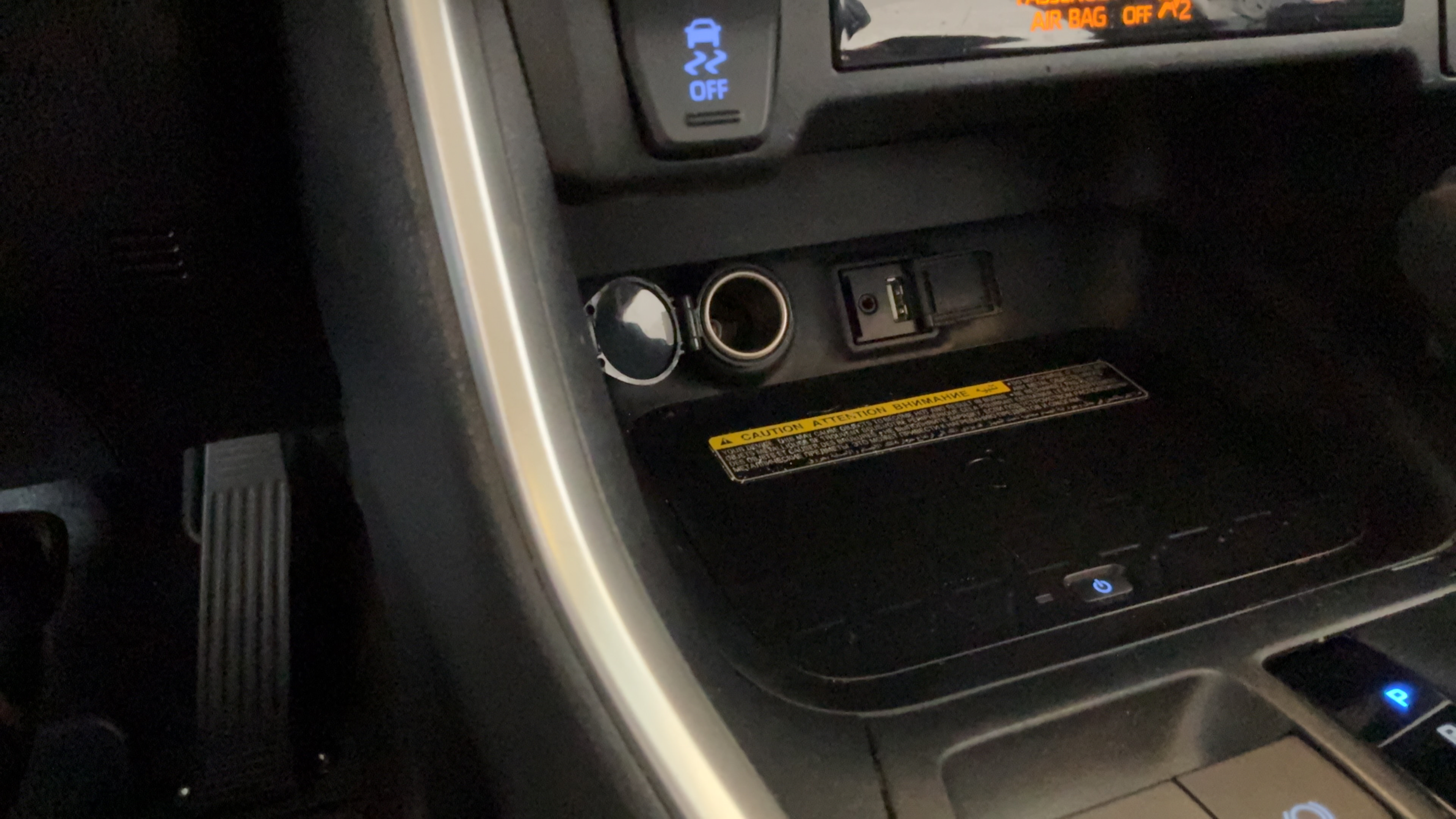 Used 2019 Toyota RAV4 XLE Premium w/ Advanced Technology Package FWD image 18