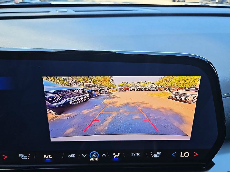 New 2027 Chevrolet Traverse LT w/ Midnight/Sport Edition AWD/4WD image 19