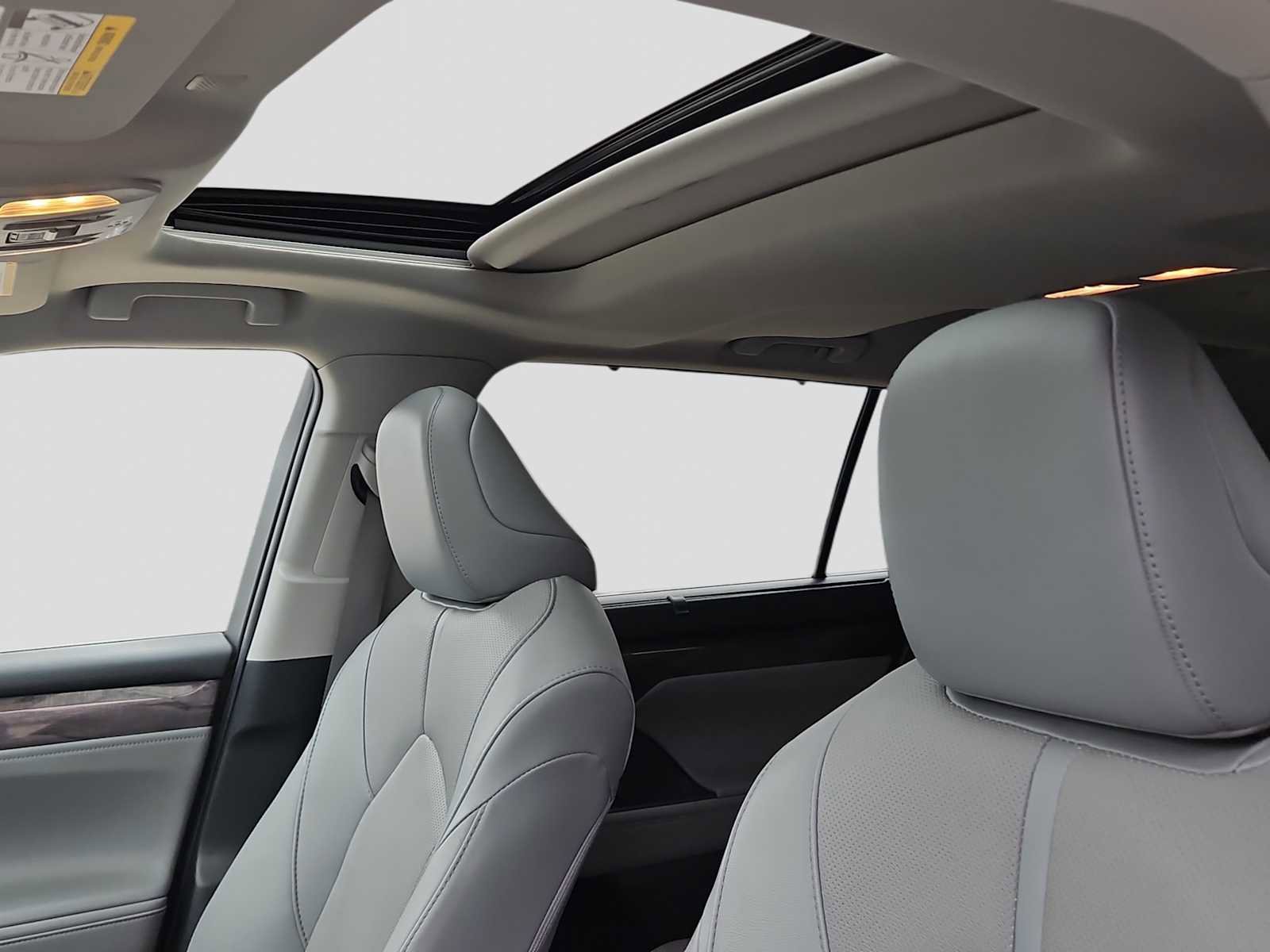 Used 2021 Toyota Highlander Limited image 18