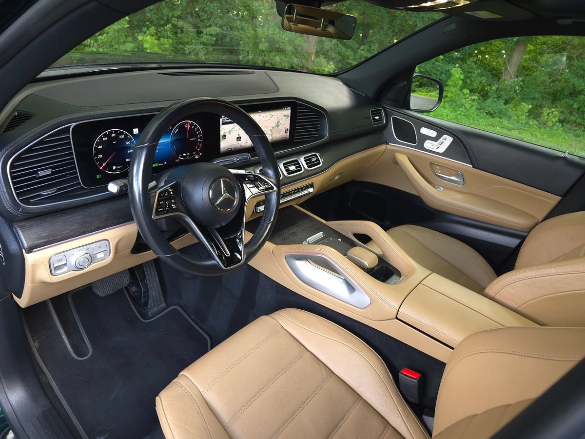 Used 2024 Mercedes-Benz GLE 450e 4MATIC image 2