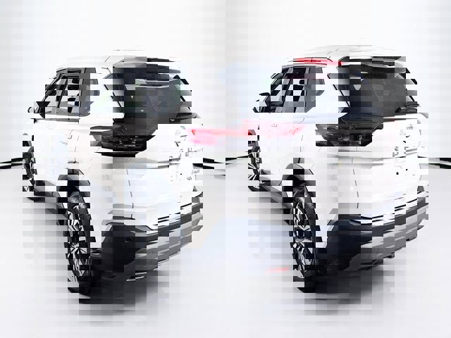 Certified 2023 Nissan Rogue SV image 7