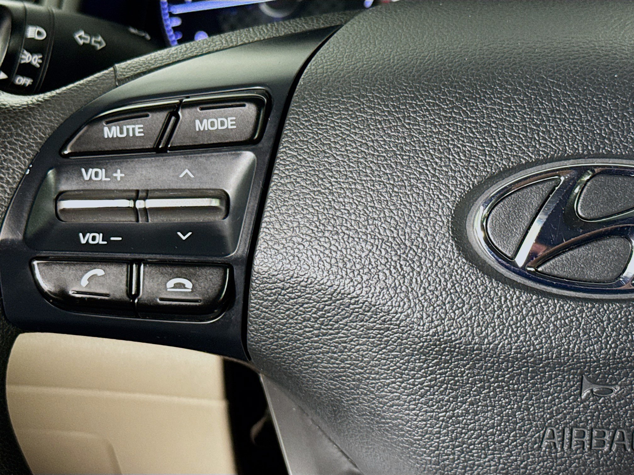 Used 2019 Hyundai Elantra SE FWD image 11
