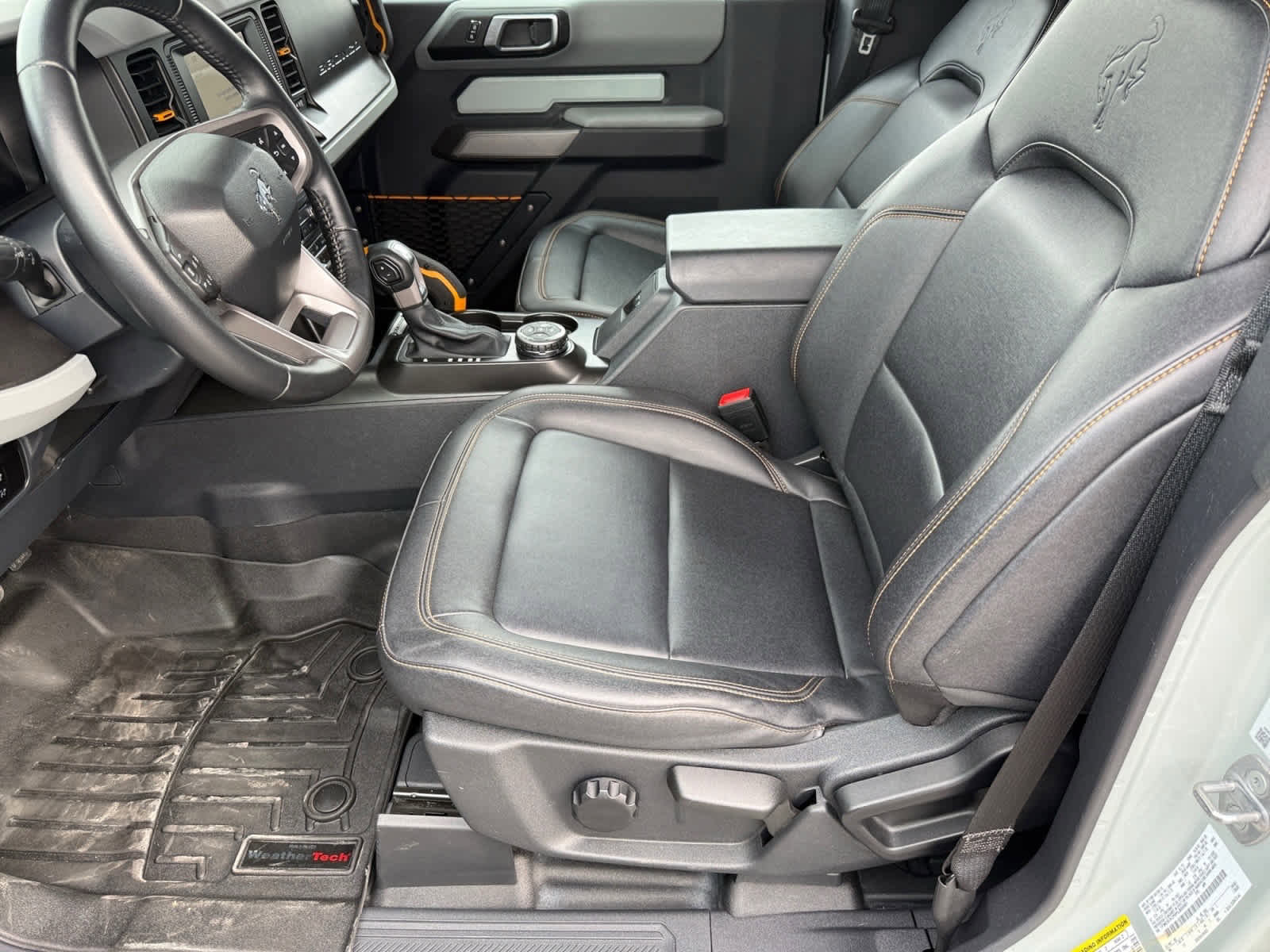 Used 2023 Ford Bronco Badlands image 11