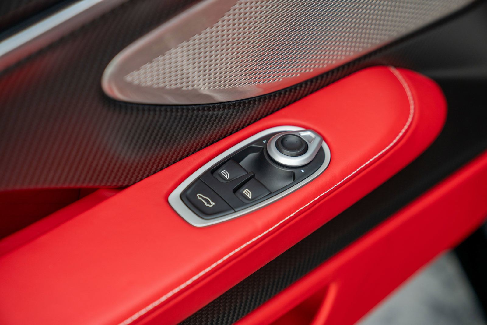New 2025 Aston Martin Vanquish image 15