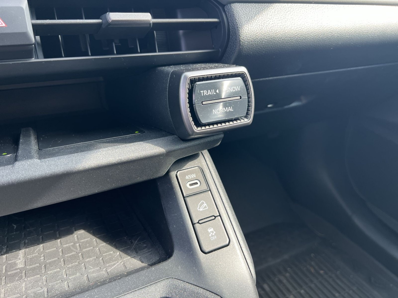 Used 2026 Toyota RAV4 Limited AWD/4WD image 30