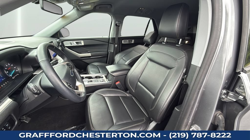 Used 2024 Ford Explorer XLT w/ Equipment Group 202A AWD/4WD image 23