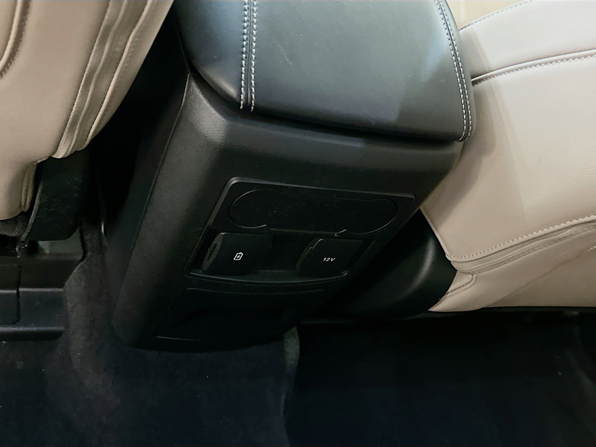 Used 2022 Ford Explorer XLT w/ Equipment Group 202A image 28