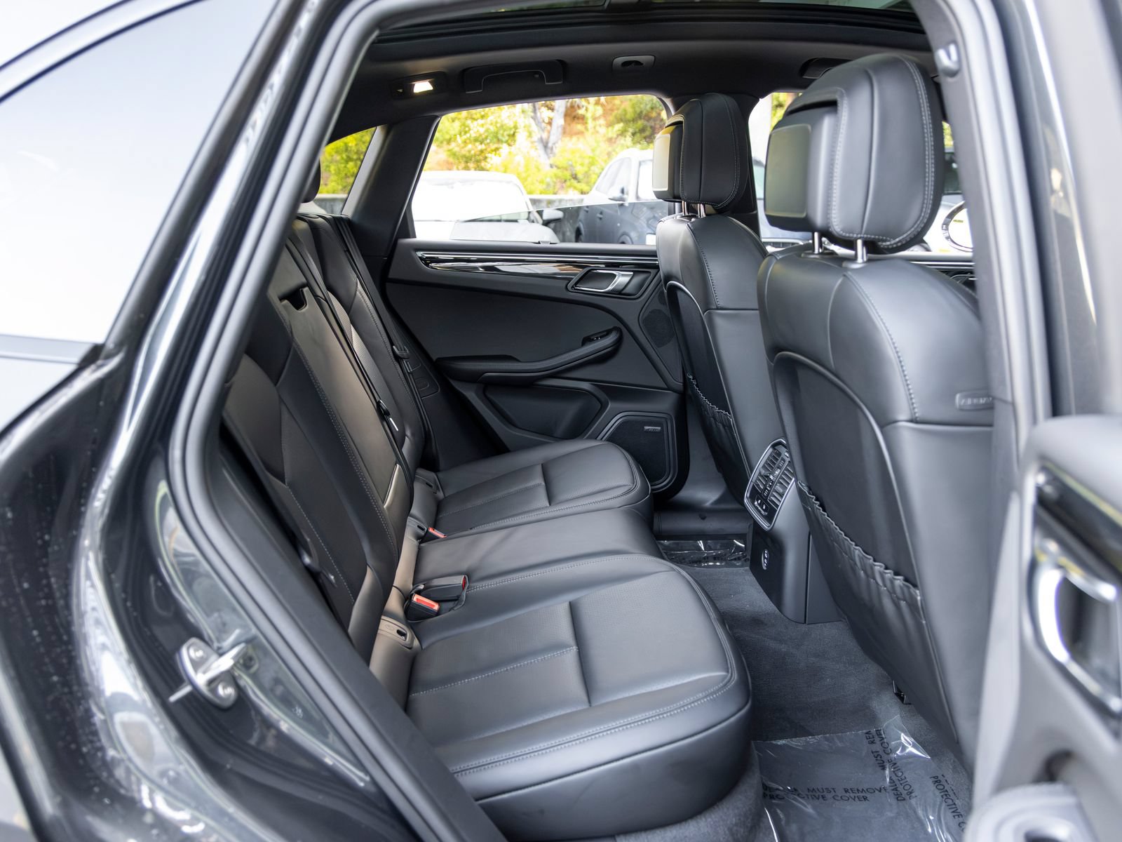 Certified 2026 Porsche Macan AWD/4WD image 60