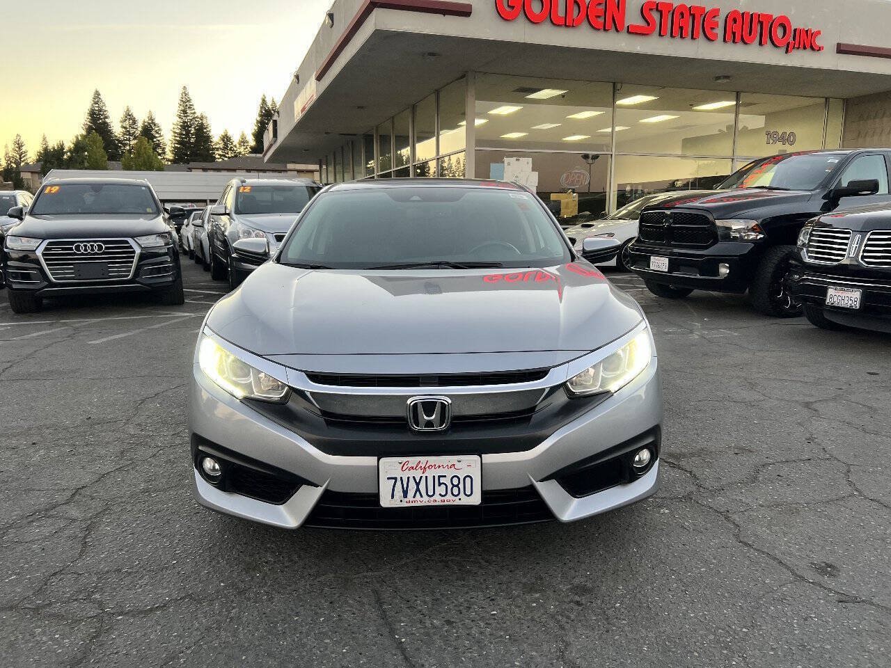 Used 2017 Honda Civic EX-L image 3