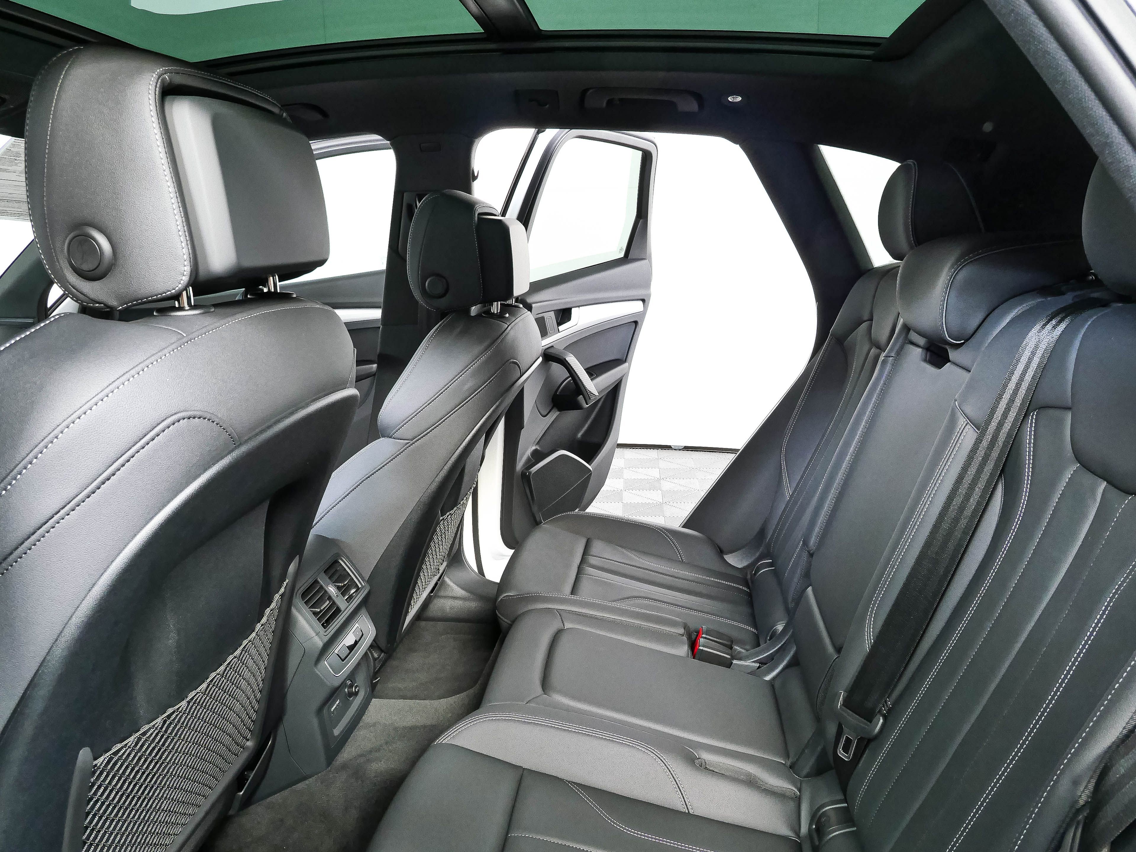 Used 2024 Audi Q5 2.0T Premium w/ Summer of Audi Package AWD/4WD image 19