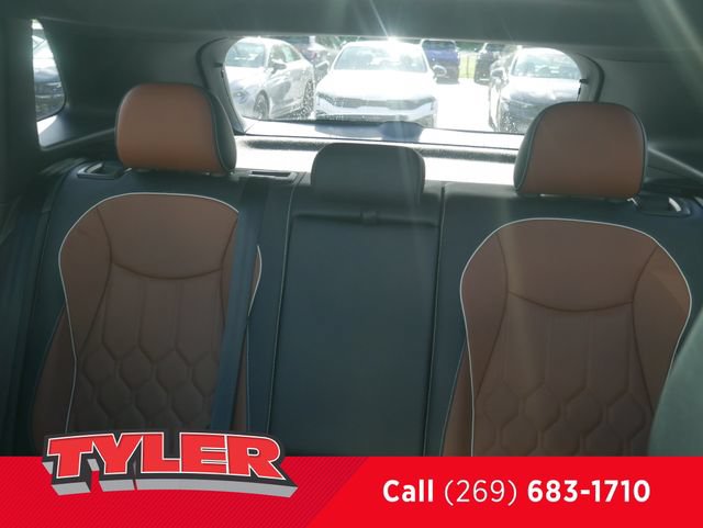 Used 2025 Volkswagen Tiguan SEL R-Line AWD/4WD image 37