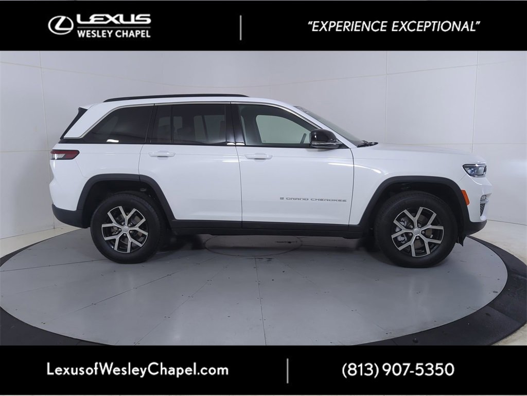 Used 2025 Jeep Grand Cherokee Limited w/ Trailer Tow Package image 2