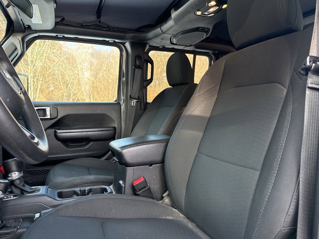 Used 2020 Jeep Gladiator Sport image 9