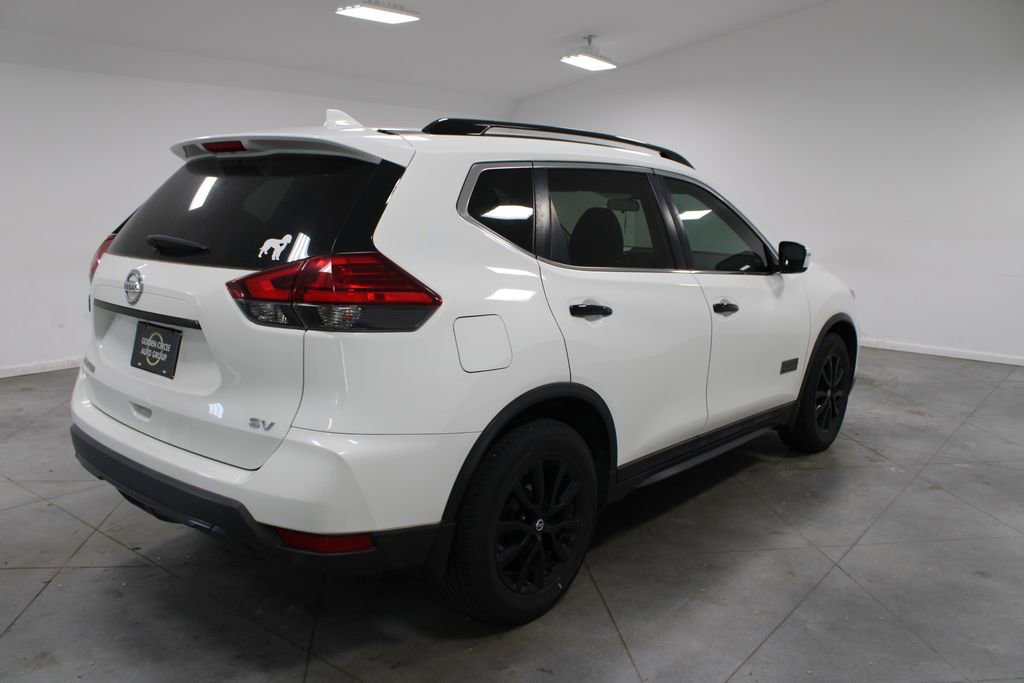 Used 2017 Nissan Rogue SV image 9