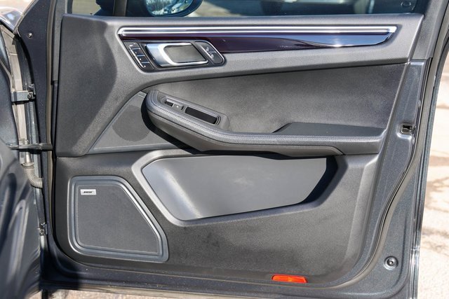 Used 2019 Porsche Macan Base image 16
