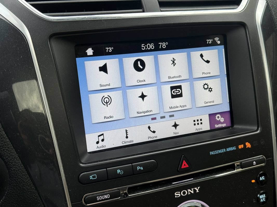 Used 2017 Ford Explorer Limited w/ Equipment Group 301A FWD image 10
