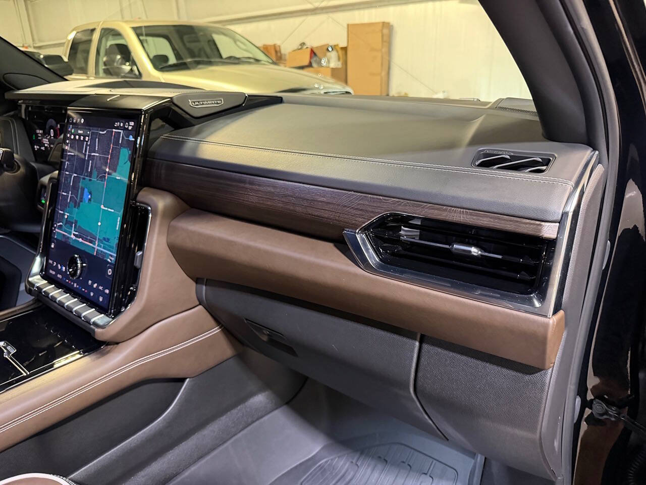 Used 2026 GMC Yukon Denali Ultimate AWD/4WD image 36