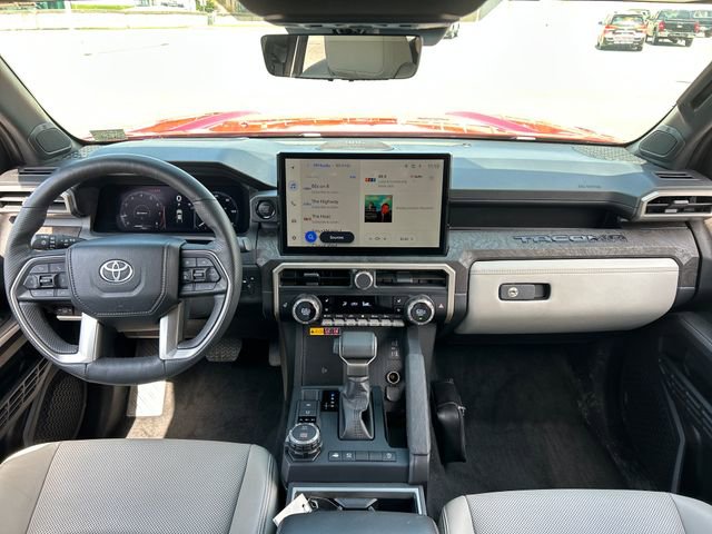 Used 2025 Toyota Tacoma Limited AWD/4WD image 13