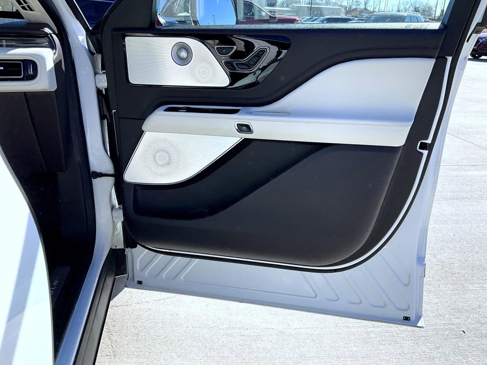 Used 2020 Lincoln Aviator Black Label w/ Dynamic Handling Package image 17