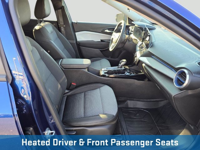 Used 2024 Chevrolet Trax LT w/ Sunroof Package FWD image 13