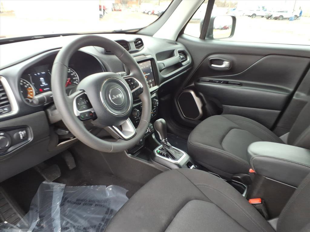 Used 2023 Jeep Renegade Latitude image 12