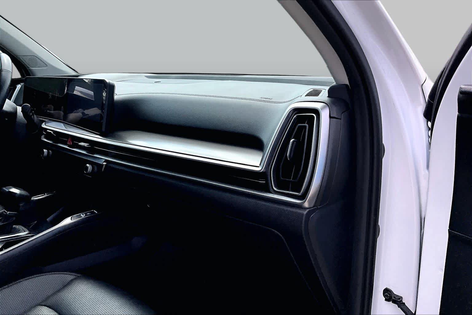 Certified 2024 Kia Sorento S FWD image 17