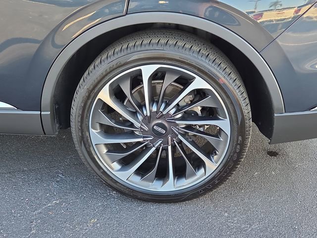 Used 2023 Lincoln Aviator Reserve w/ Equipment Group 201A image 8