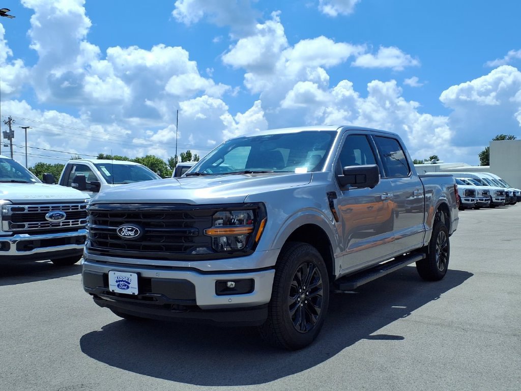 New 2026 Ford F150 XLT w/ Equipment Group 302A MID AWD/4WD image 9