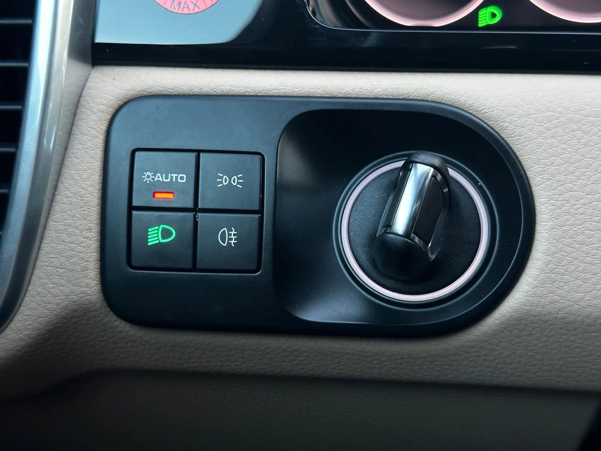 Used 2022 Porsche Cayenne Sport Utility 4D image 37