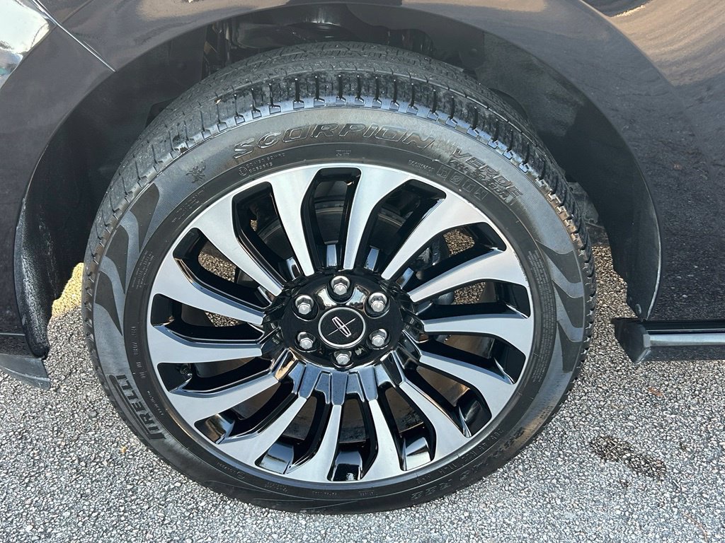 Used 2022 Lincoln Navigator L Black Label AWD/4WD image 19