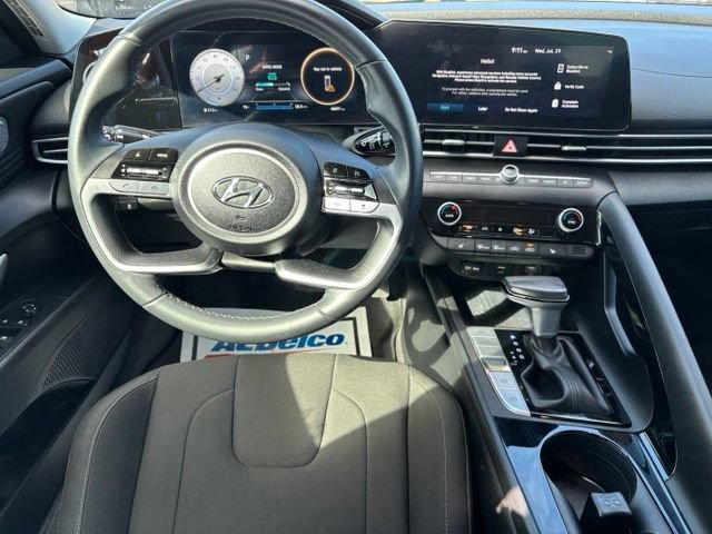 Used 2023 Hyundai Elantra SEL w/ Convenience Package FWD image 19