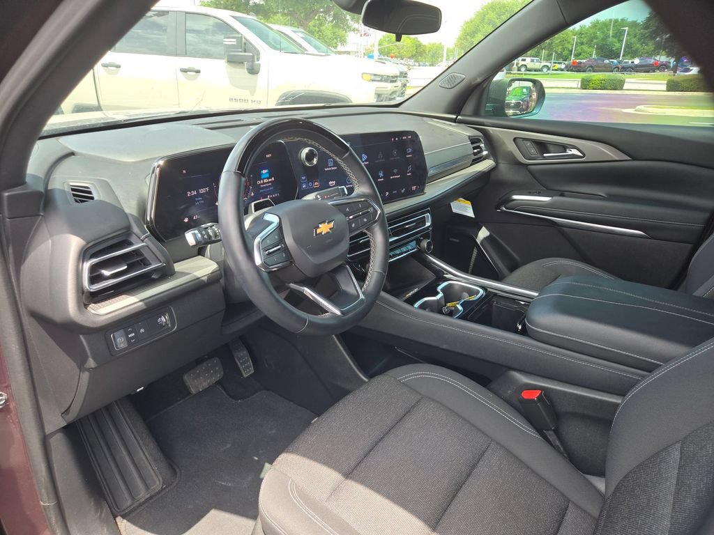 Used 2024 Chevrolet Traverse LT w/ Enhanced Driving Package FWD image 5