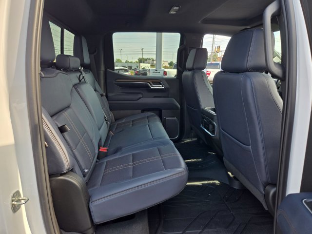 Used 2023 Chevrolet Silverado 1500 High Country w/ Technology Package AWD/4WD image 21