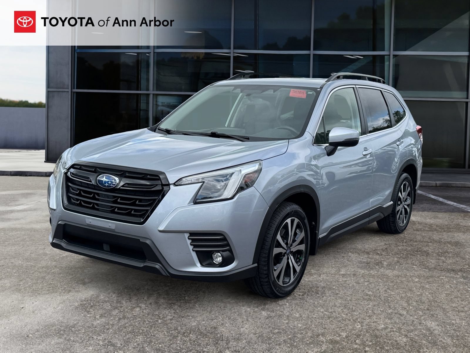 Used 2024 Subaru Forester Limited AWD/4WD image 9