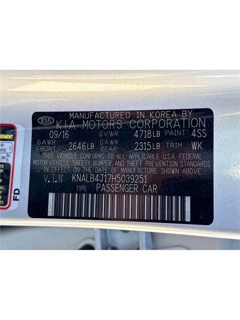 Used 2017 Kia Cadenza Premium image 24