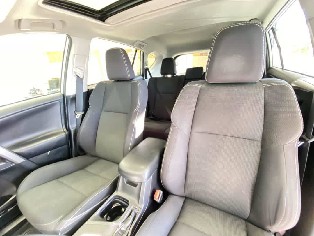 Used 2018 Toyota RAV4 XLE AWD/4WD image 14