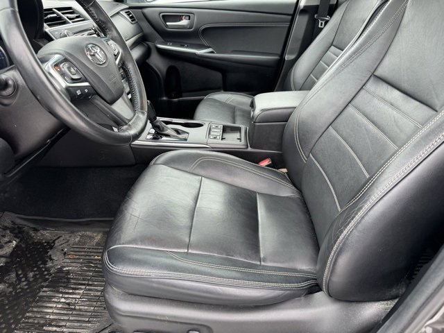 Used 2017 Toyota Camry XLE image 6