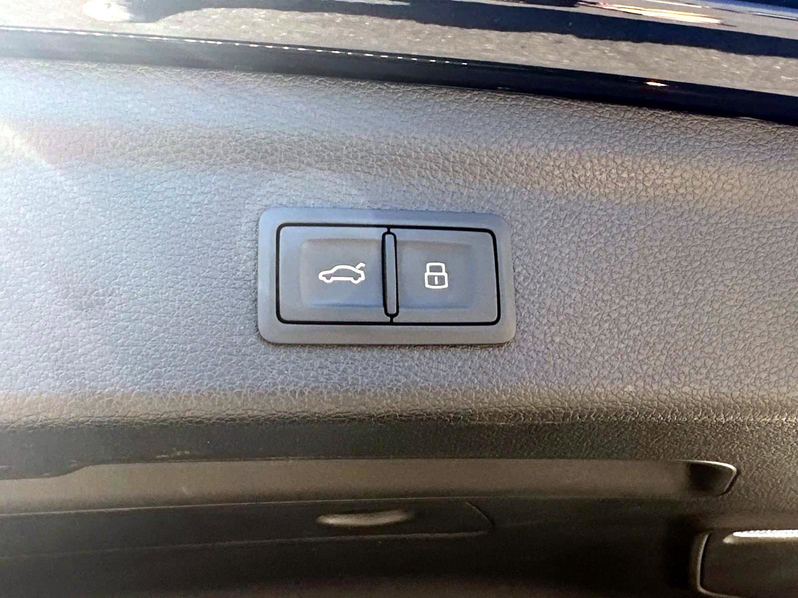 Used 2020 Audi Q3 2.0T Premium w/ Convenience Package image 13