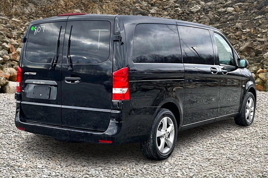 Used 2018 Mercedes-Benz Metris Passenger image 2