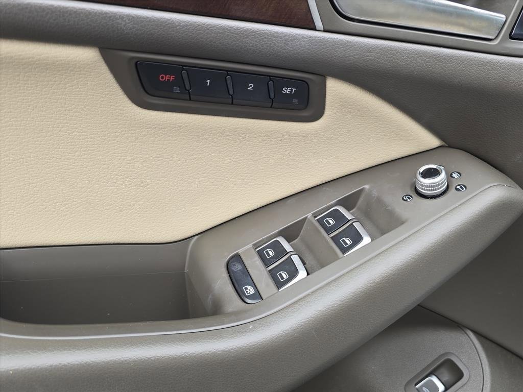 Used 2016 Audi Q5 2.0T Premium Plus w/ Technology Package image 12