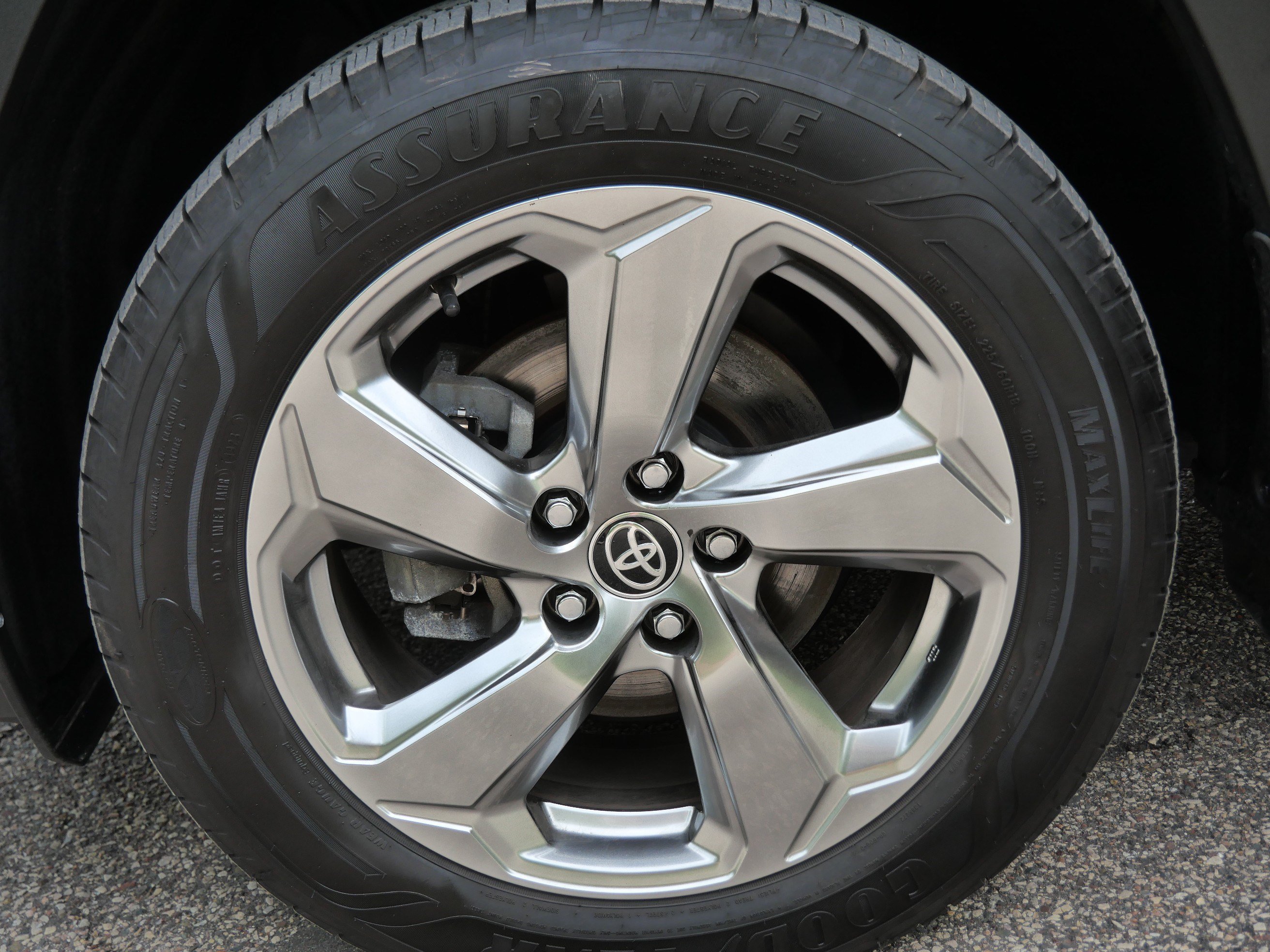 Used 2020 Toyota RAV4 Limited AWD/4WD image 16