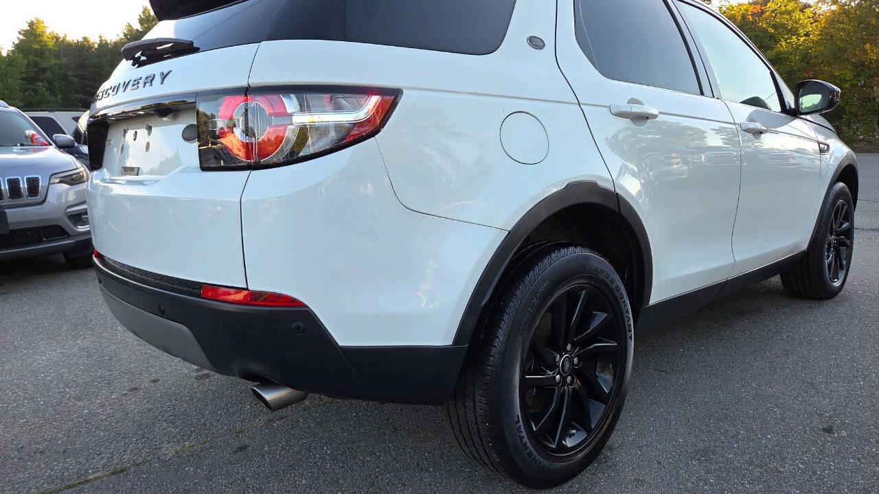 Used 2017 Land Rover Discovery Sport SE AWD/4WD image 17