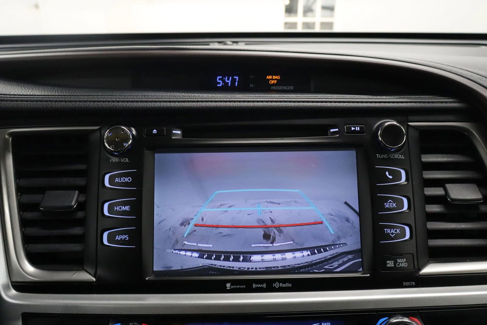 Used 2017 Toyota Highlander XLE image 27