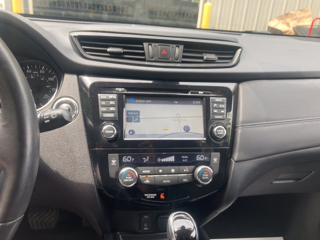 Used 2017 Nissan Rogue SL w/ SL Premium Package AWD/4WD image 22