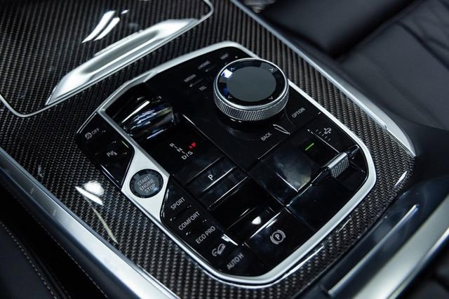 New 2026 BMW X7 M60i image 21