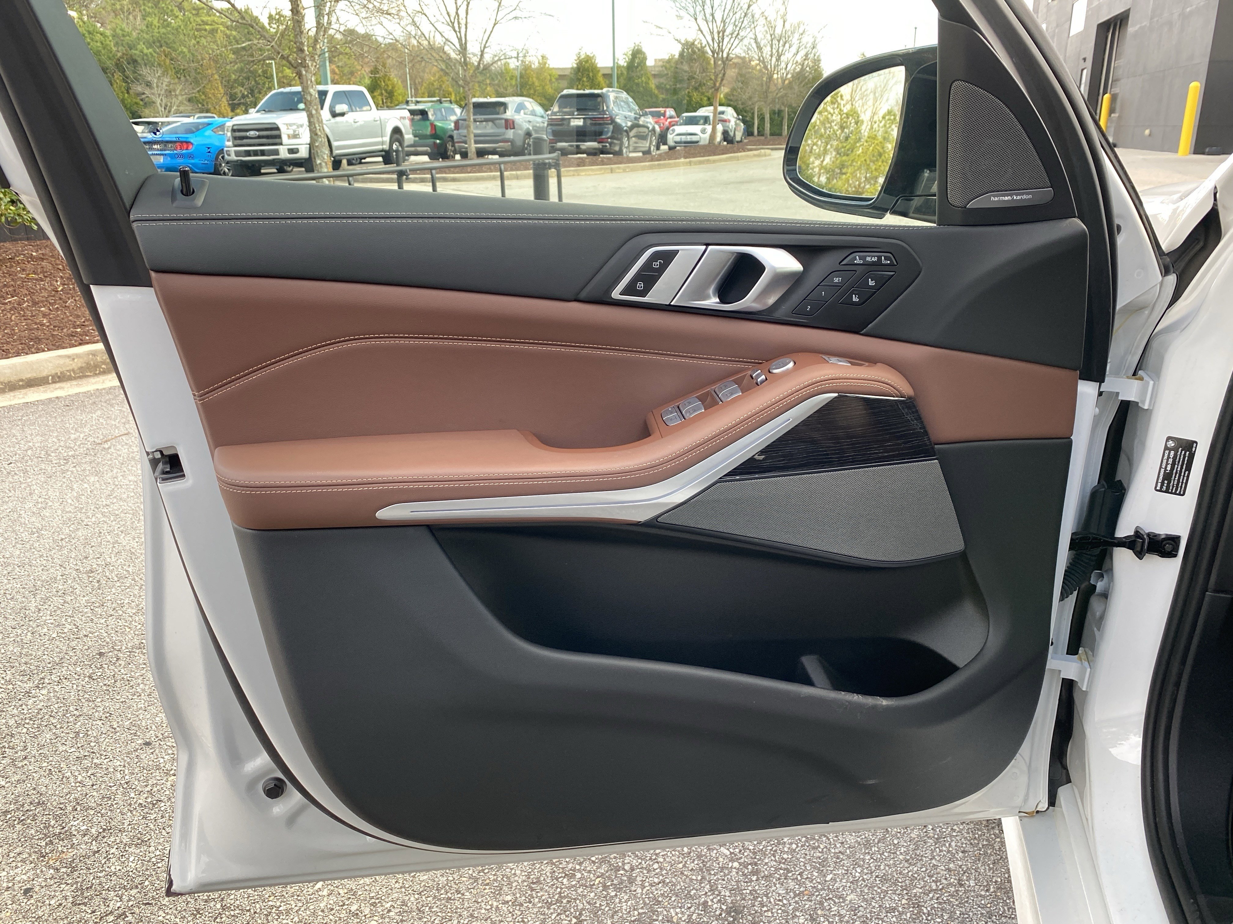 Used 2024 BMW X7 M60i w/ Executive Package image 25