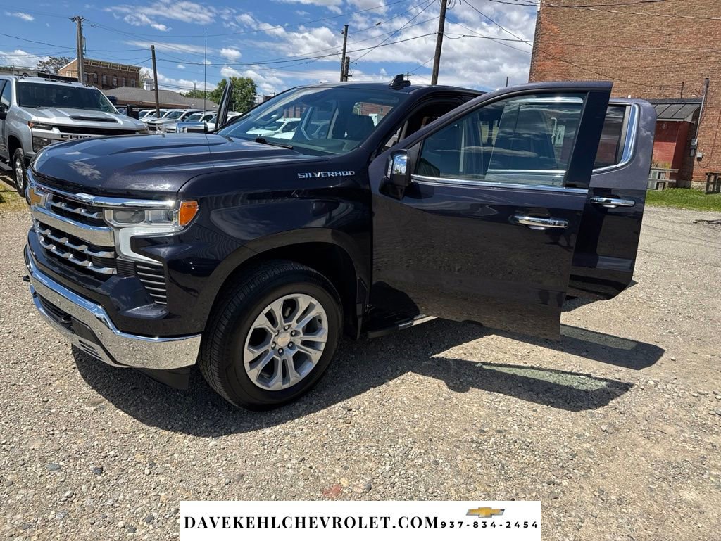 Used 2022 Chevrolet Silverado 1500 LTZ w/ LTZ Premium Package AWD/4WD image 31