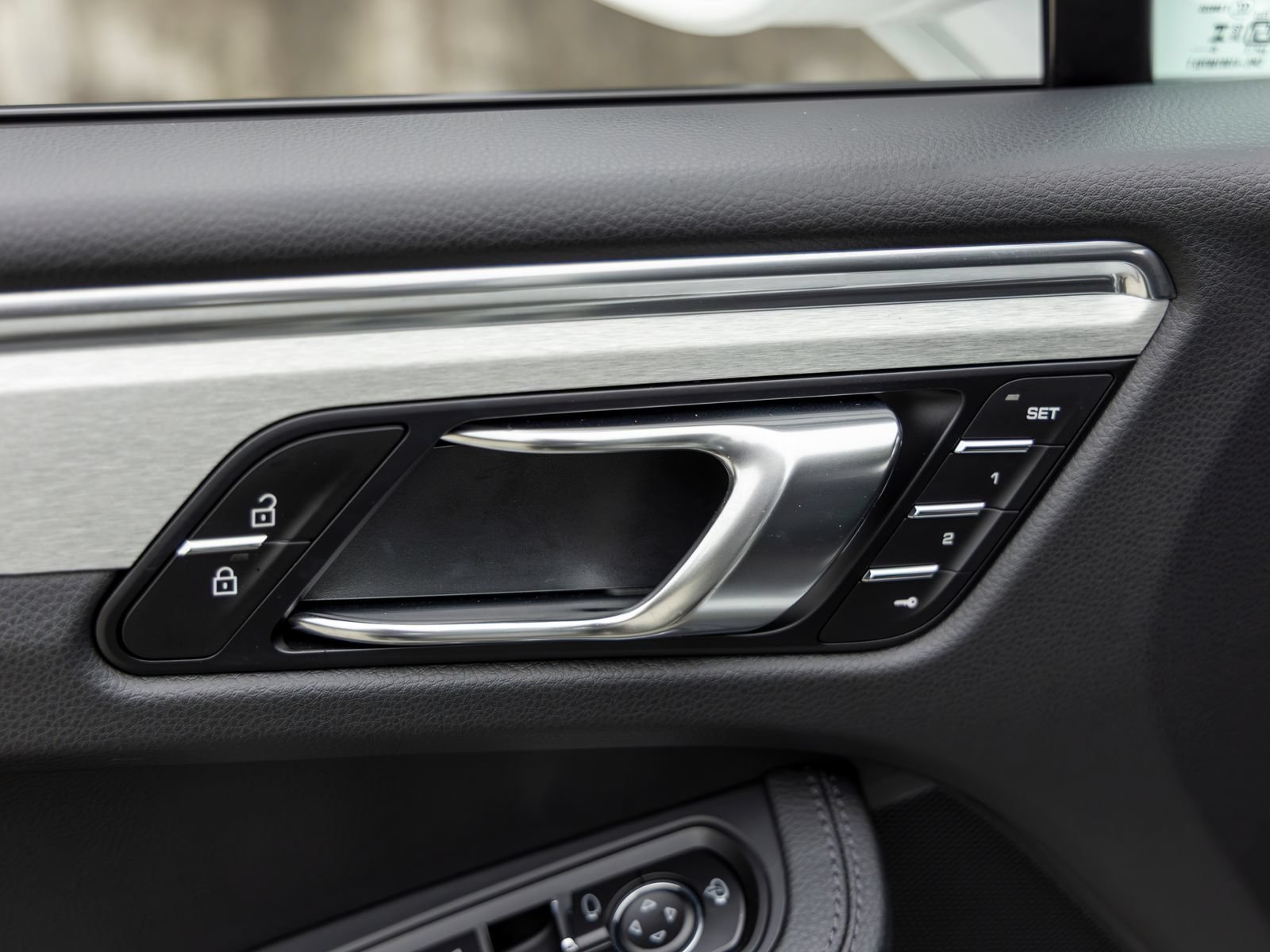 Certified 2026 Porsche Macan AWD/4WD image 22