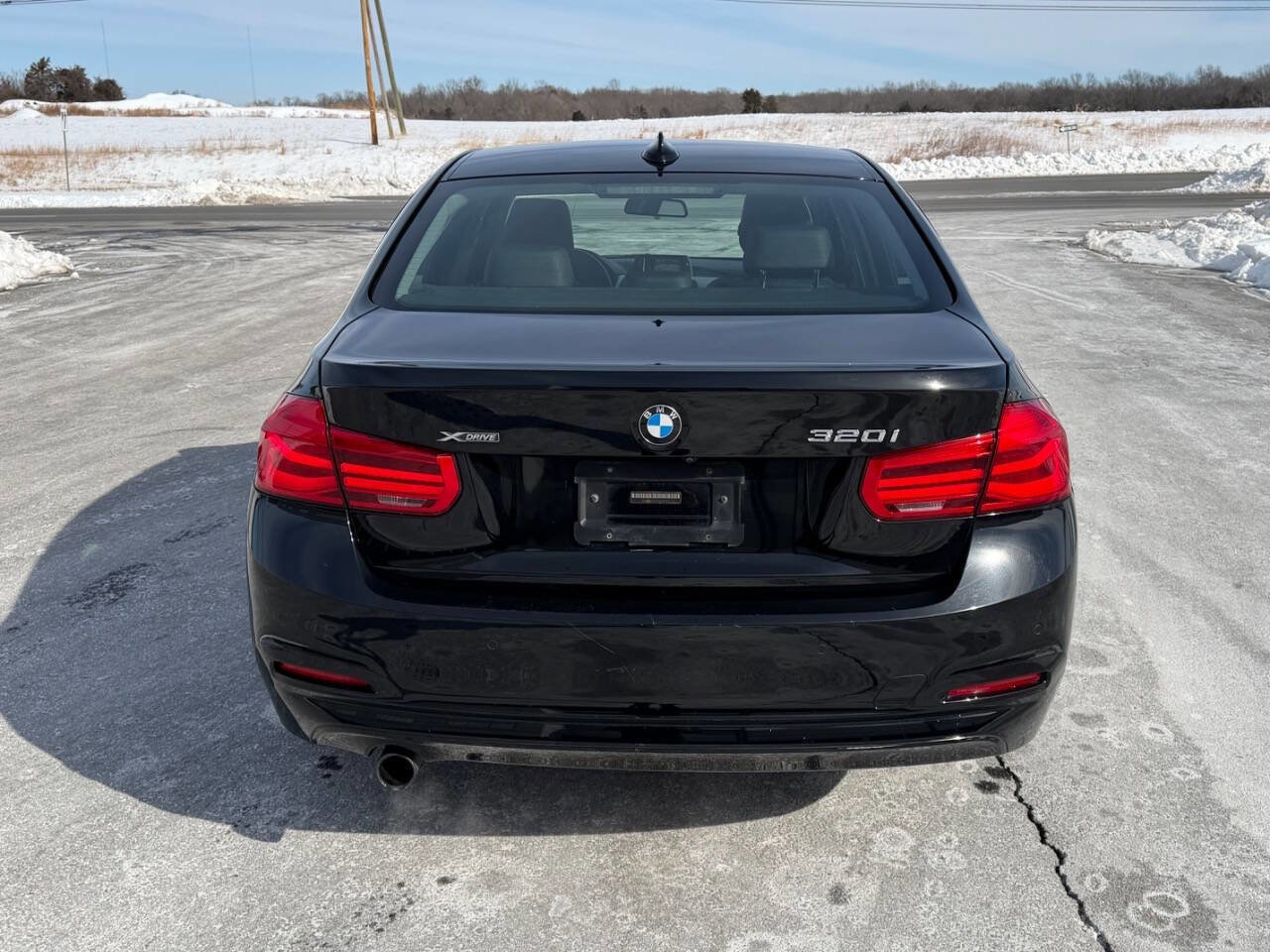 Used 2018 BMW 320i xDrive Sedan image 4