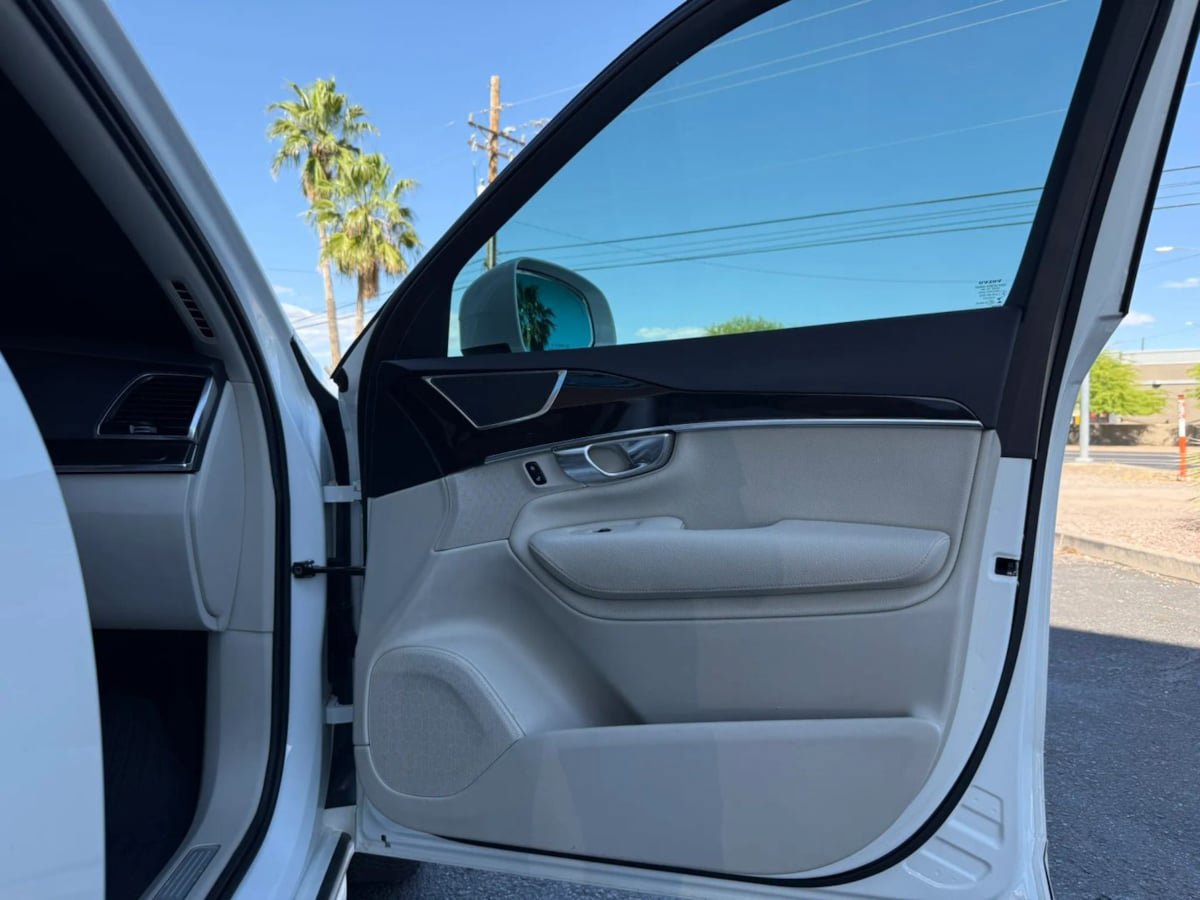 Used 2018 Volvo XC90 T6 Momentum w/ Convenience Package AWD/4WD image 33